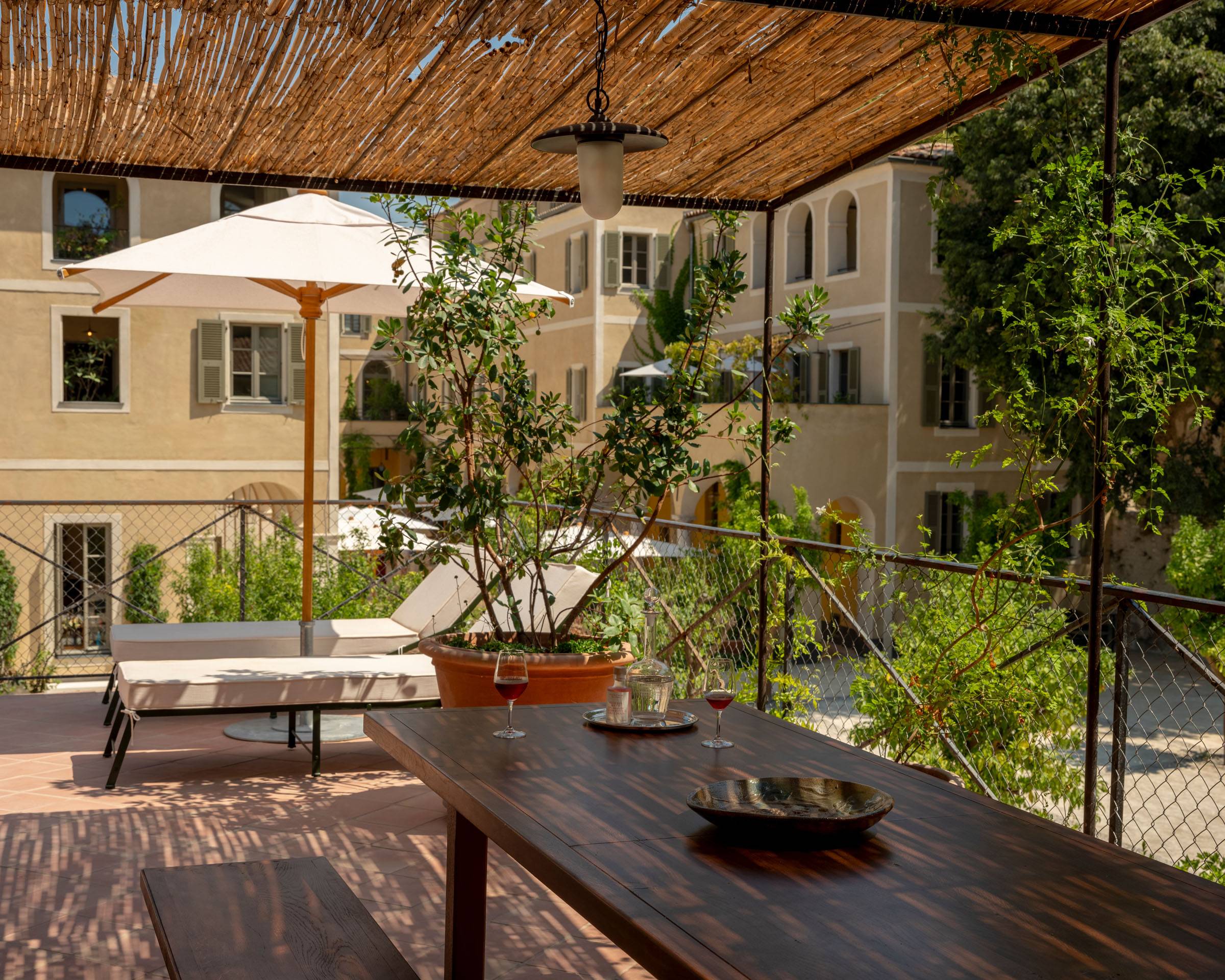 terrasse-du-cloitre-suite-hotel-du-couvent-nice-france