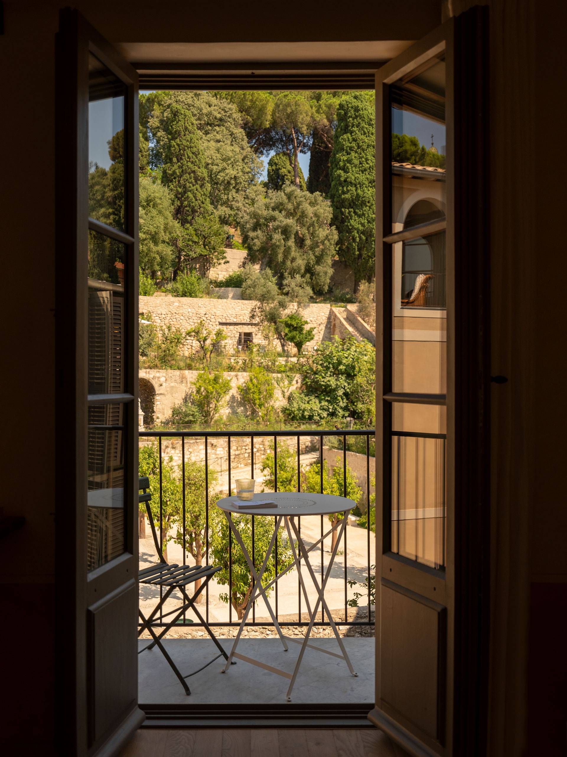 visitandine-room-balcony-hotel-du-couvent-nice-france