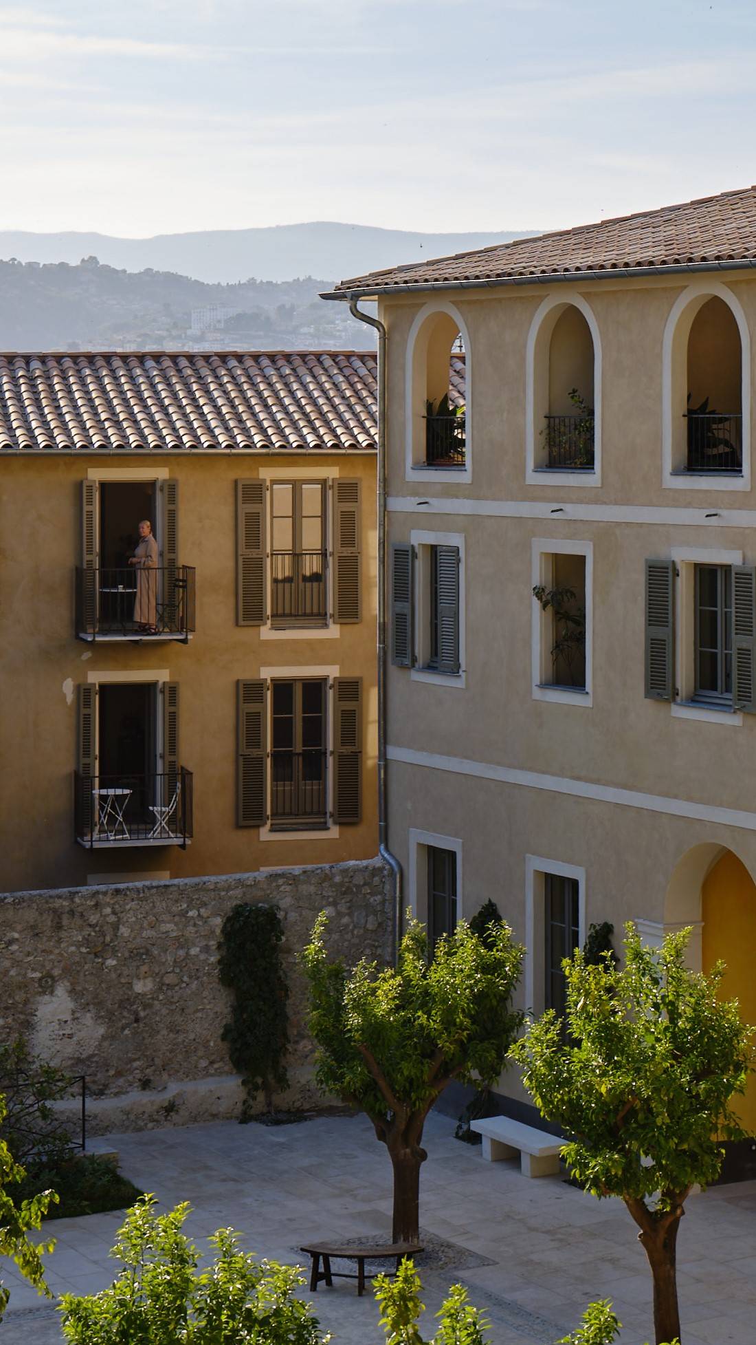 book-stay-hotel-du-couvent-nice-france-giulio-ghiradi-mobile