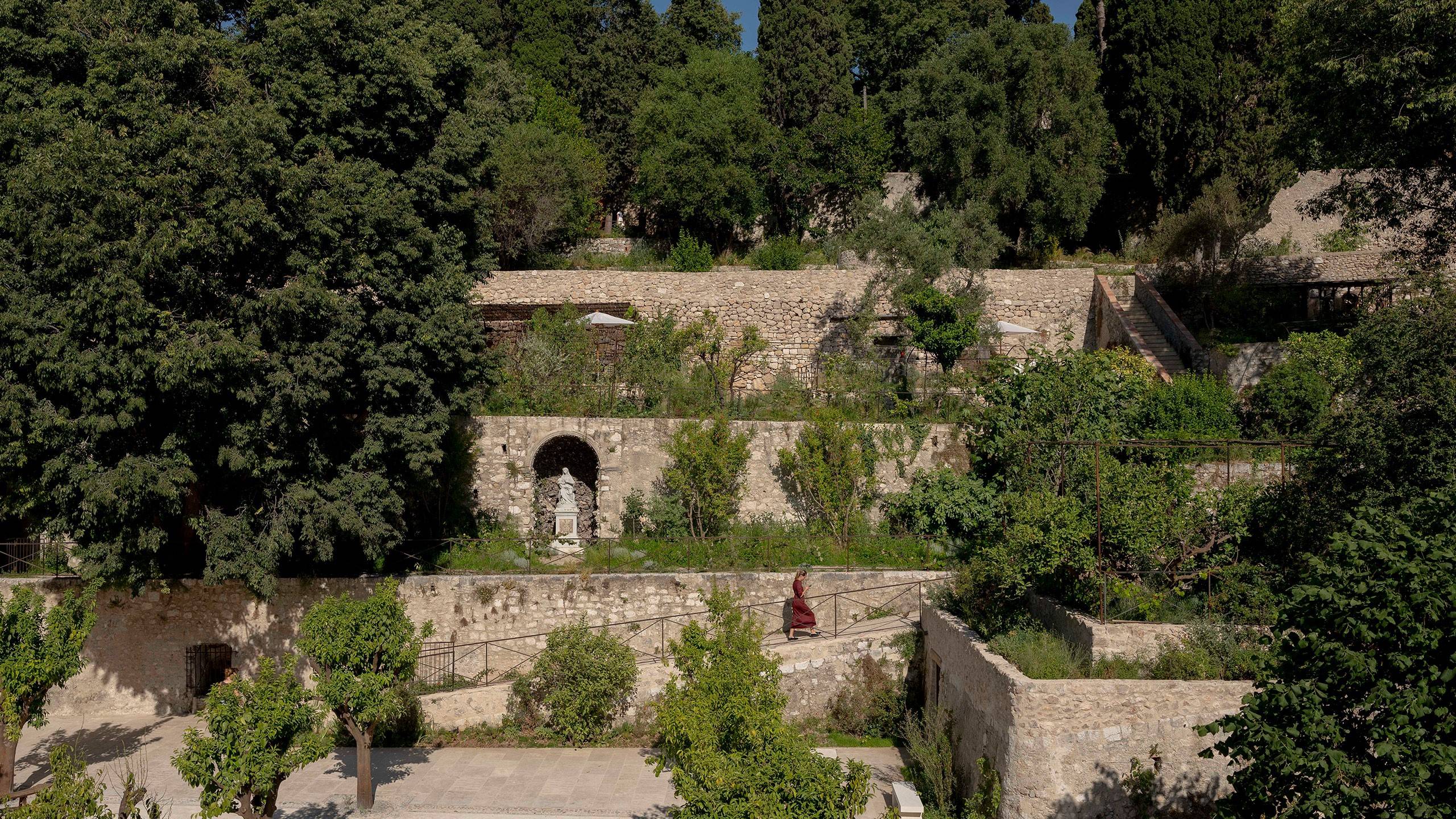 terraced-gardens-hotel-du-couvent-nice-france-desktop