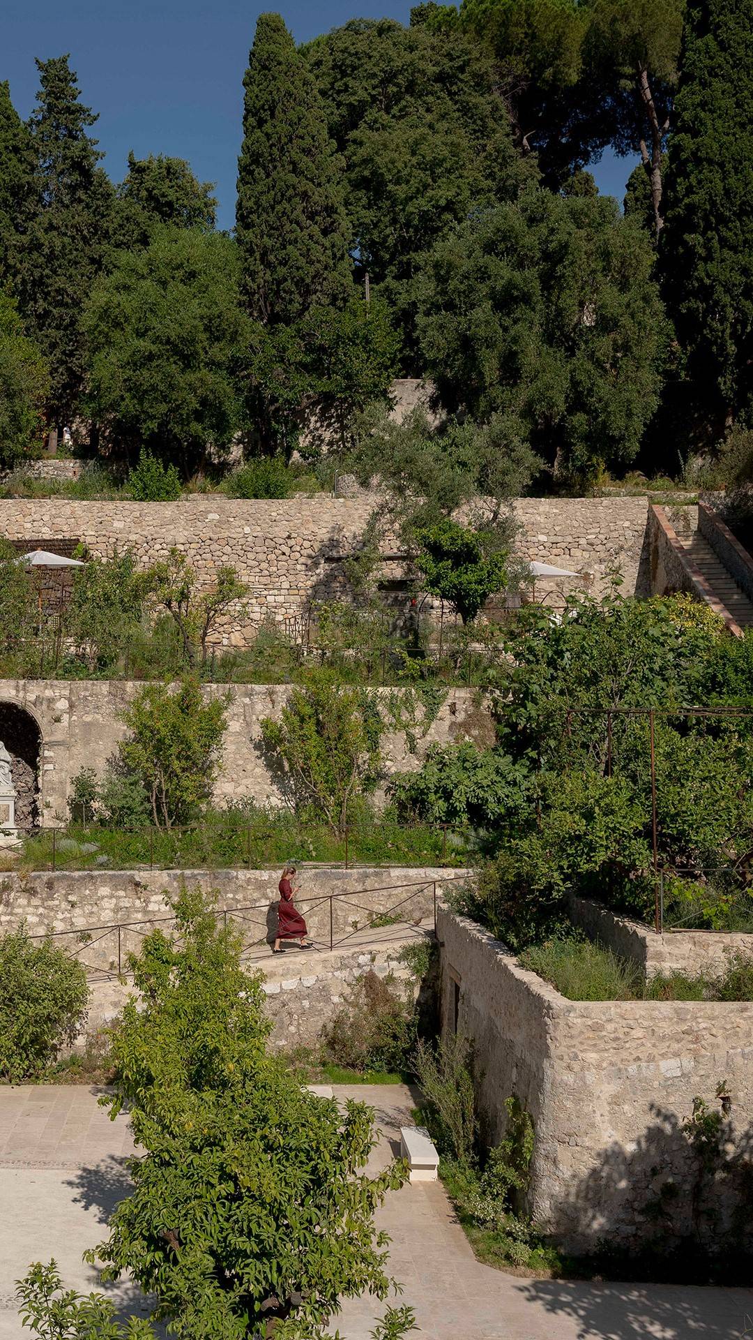 terraced-gardens-hotel-du-couvent-nice-france-mobile