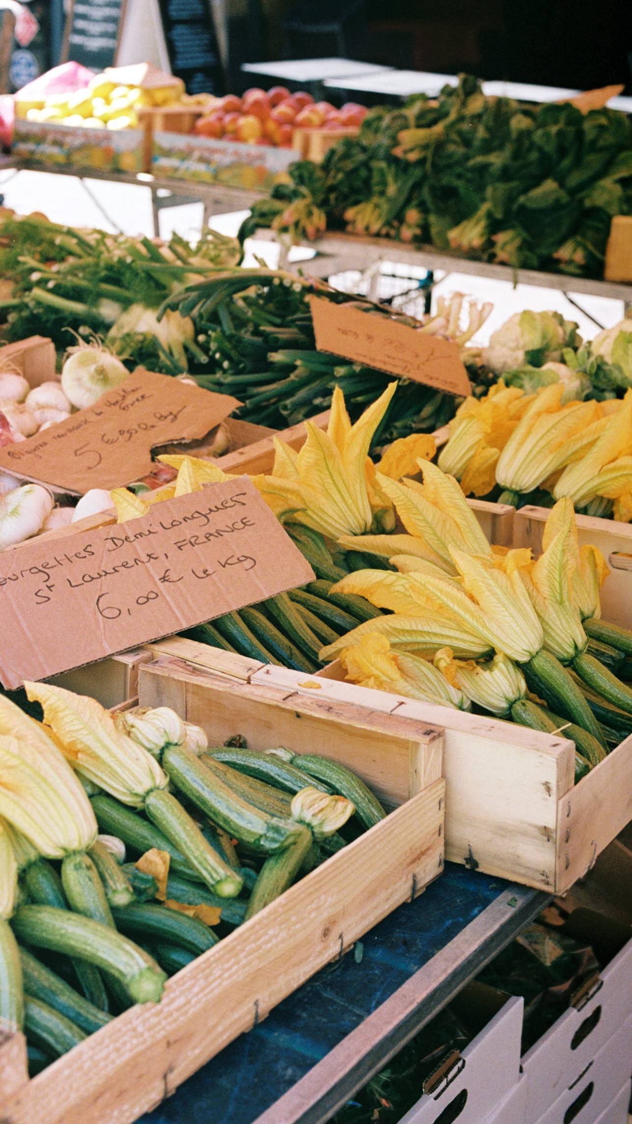 the-food-market-every-saturday-hotel-du-couvent-nice-france-mobile