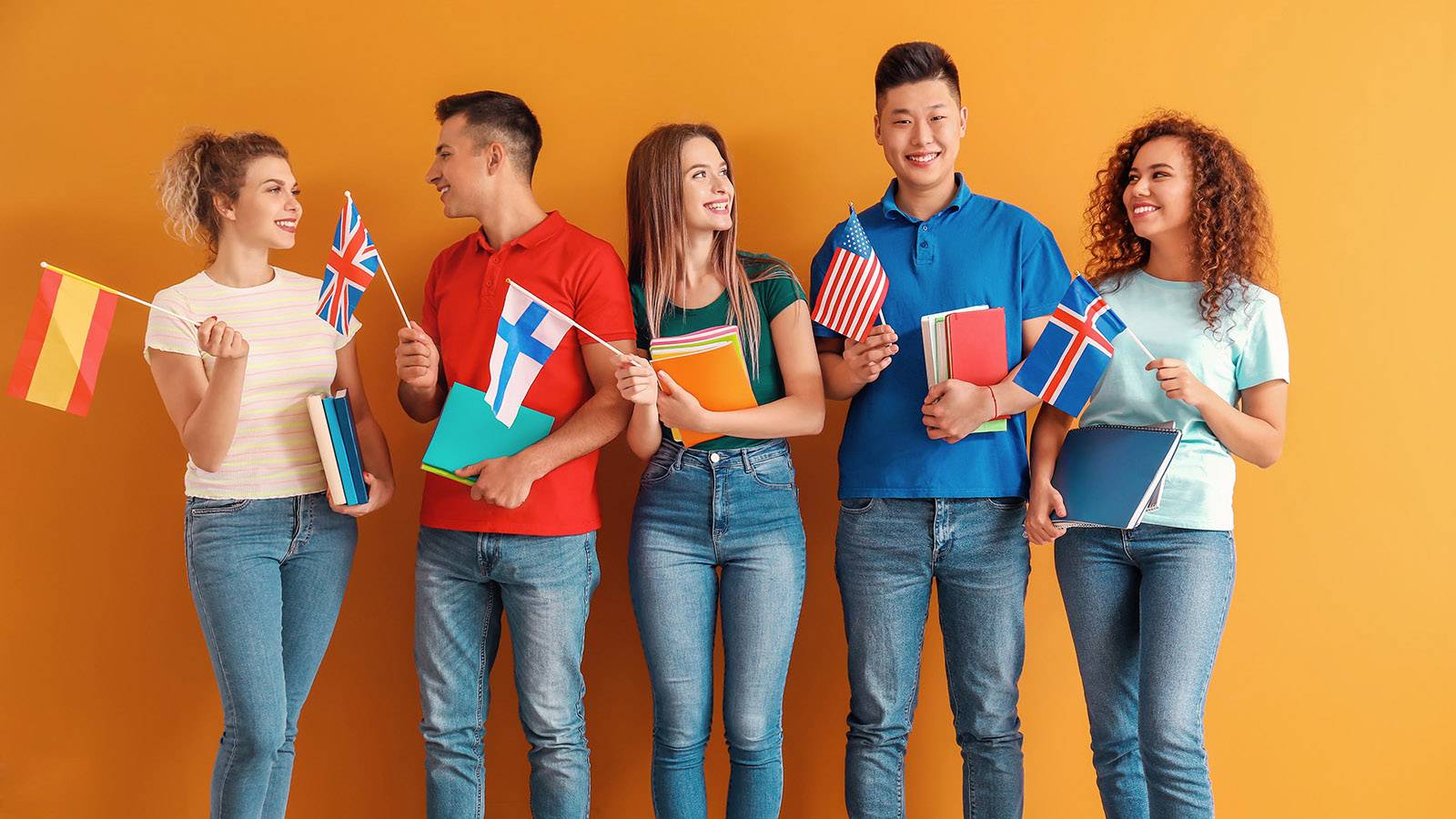 groupe étudiant avec drapeaux