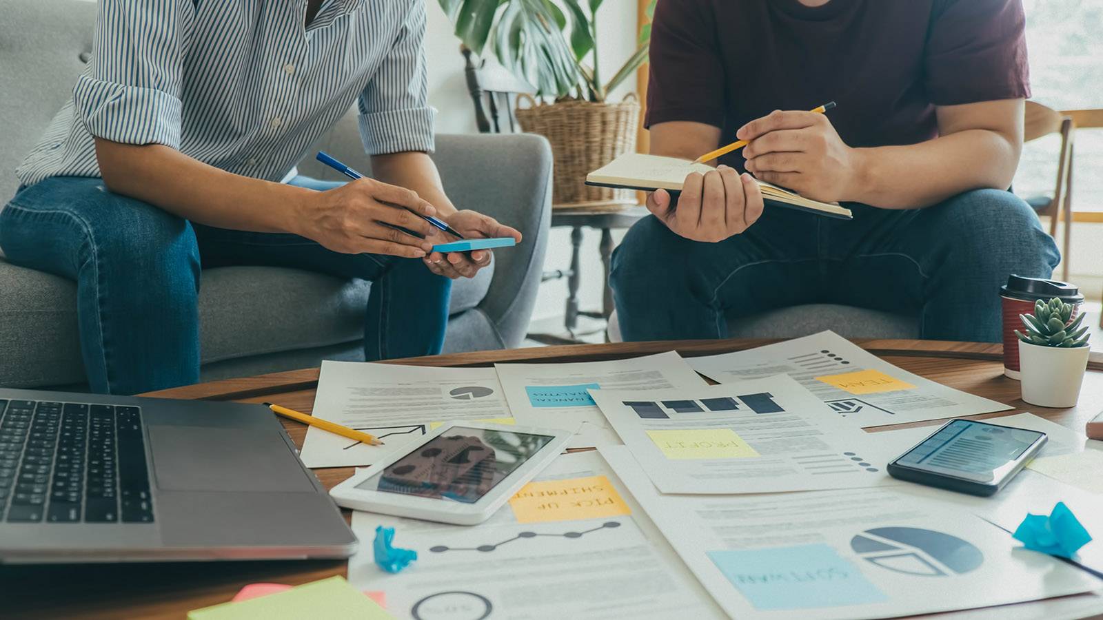 Travail groupe - Adobe stock