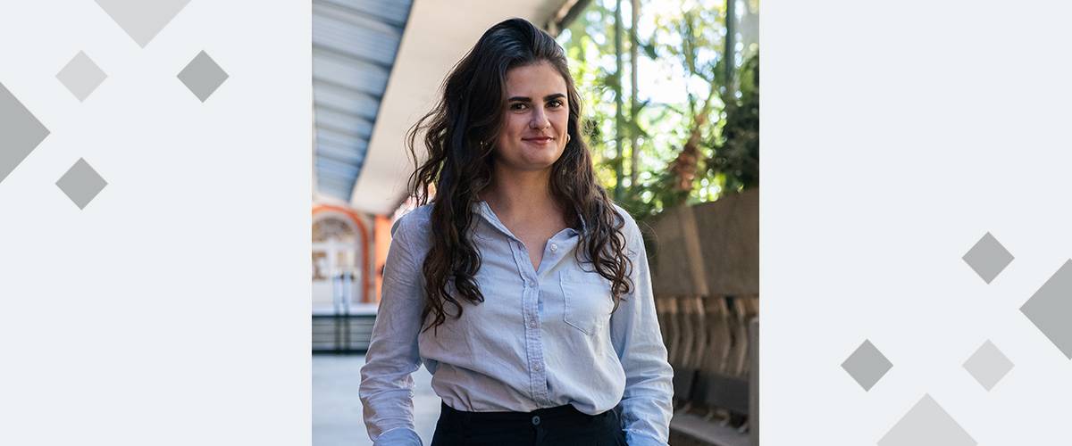 lou hebrard, étudiante en l3 marketing